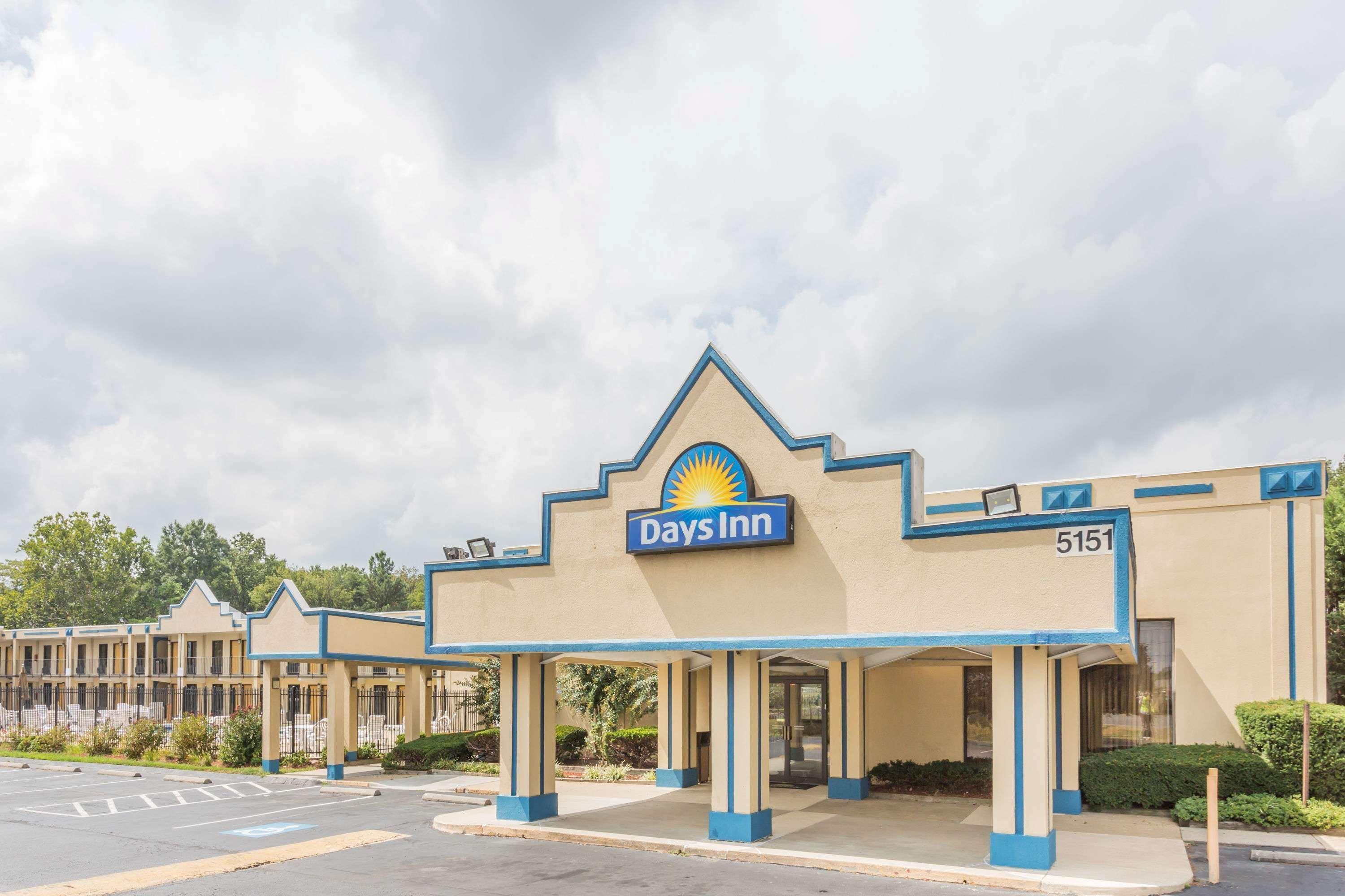 Days Inn By Wyndham Camp Springs Andrews Afb Luaran gambar