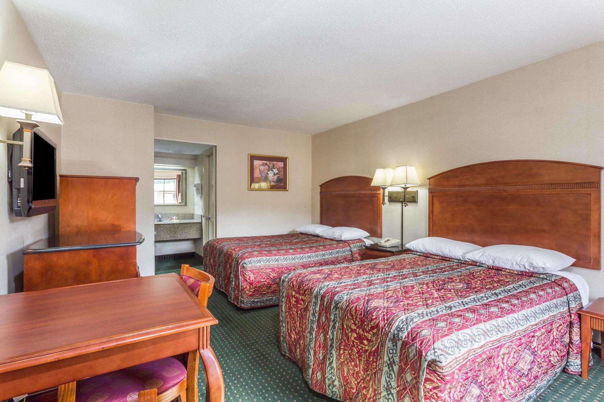 Days Inn By Wyndham Camp Springs Andrews Afb Luaran gambar