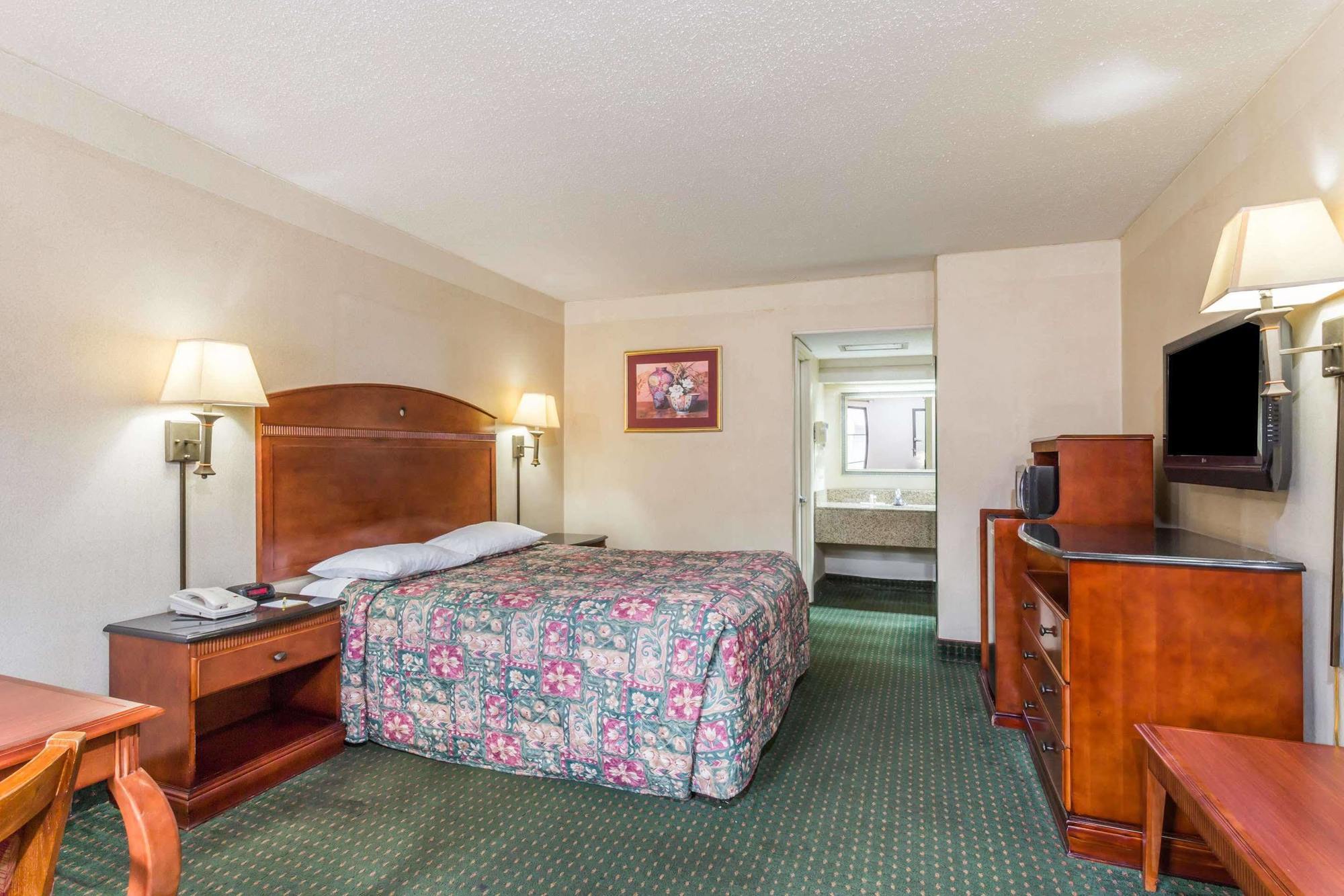 Days Inn By Wyndham Camp Springs Andrews Afb Luaran gambar